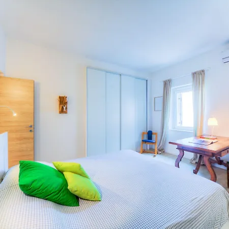 Guesthost - Mercato Di Ortigia Apartamento *